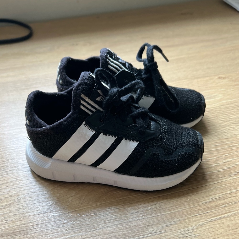Toddler size 7 black Adidas tennis shoes